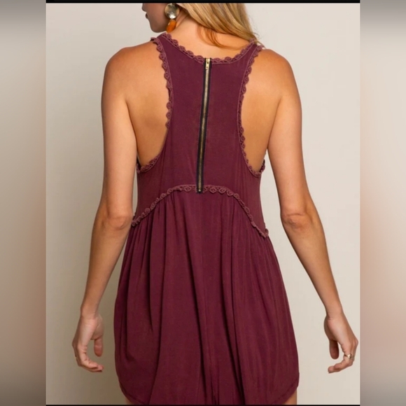 POL Mineral Washed Burgundy Babydoll Ruffled High-low Top - Picture 3 of 14